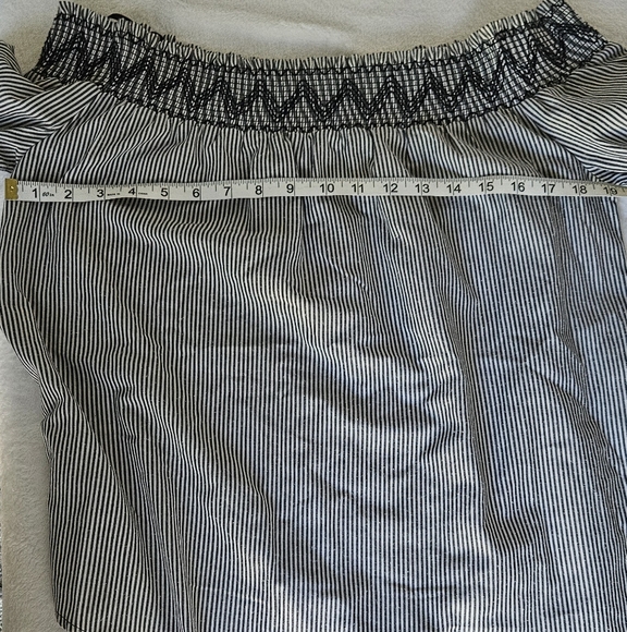 Striped Off-Shoulder Blouse Bundle Of 2 Set Size Medium - Picture 9 of 13